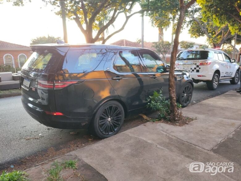 Explosivos são encontrados dentro de carro de luxo clonado - Crédito: Araraquara Agora