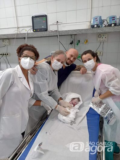 Equipe da UPA da Vila Prado realiza parto em praça pública - 