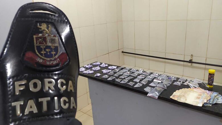 Acusado de tráfico de drogas é preso pela companhia de Força Tática no CDHU - Crédito: Maycon Maximino