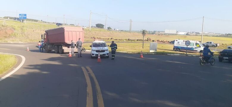 Motociclista morre após acidente em alça de acesso na Washington Luís - Crédito: Grupo Rio Claro