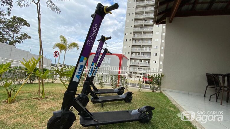 Patinetes movidos a energia elétrica são alternativa para pequenos deslocamentos  - 