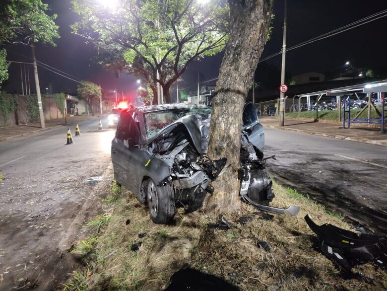 Homem morre em violento acidente na região - Crédito: Araraquara Agora