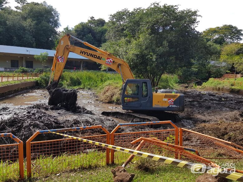 Prefeitura de São Carlos realiza a recuperação da represa do Parque do Bicão - Crédito: Divulgação