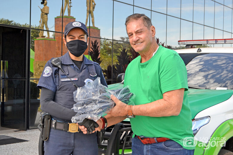 Prefeitura entrega nova viatura, uniformes e coturnos à Guarda Municipal de Ibaté - Crédito: Divulgação