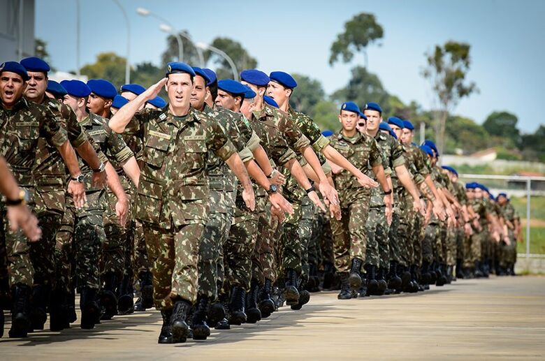 Falta de oportunidades leva 43,9% dos jovens brasileiros a considerar carreiras militares - Crédito: Alexandre Manfrim/Min. Defesa