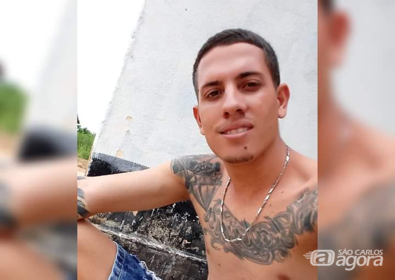 Jhonas morreu após ser esfaqueado - Crédito: arquivo pessoal