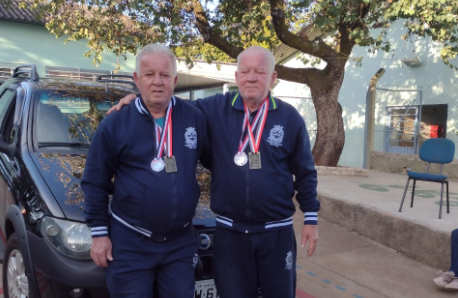 Nicão e Nogueira após a conquista da medalha de prata nos Jomi - Crédito: Divulgação