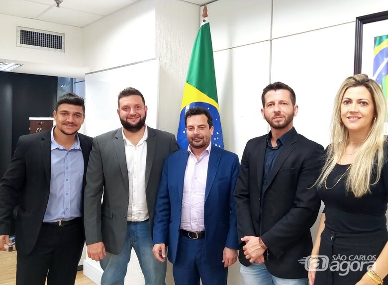 Elton Carvalho e secretário de Agricultura vão a Brasília solicitar maquinas e equipamentos para manutenção de estradas rurais - Crédito: Divulgação