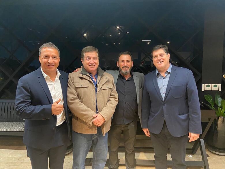 Vice-prefeito Edson Ferraz e pré-candidato Marcos Palermo se reúnem com governador Rodrigo Garcia - Crédito: Divulgação