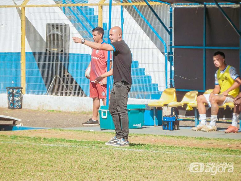 Paulinho: “Queremos terminar com dignidade e vamos dar muito trabalho nesta reta final” - Crédito: Brendow Felipe/São Carlos FC