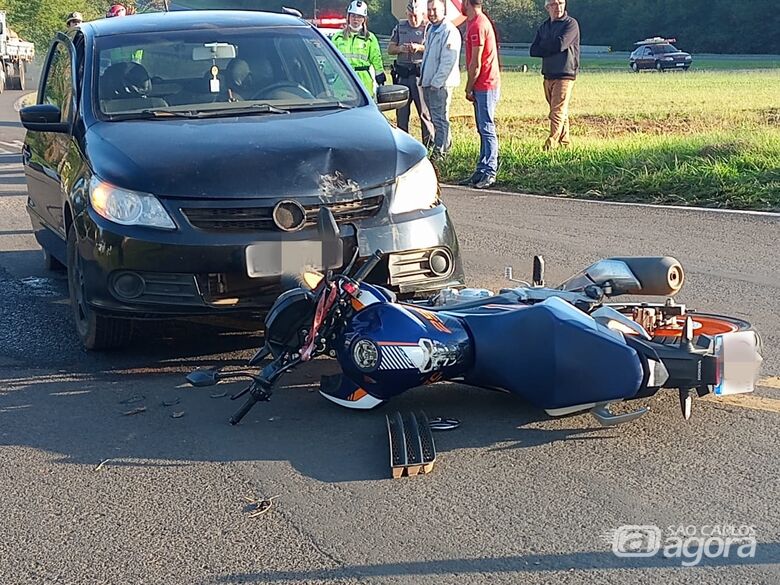 Colisão frontal deixou motociclista ferido em Ibaté - Crédito: Maycon Maximino