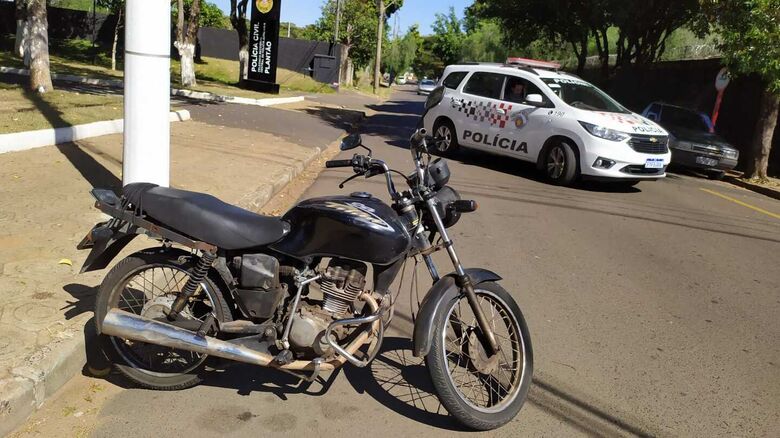 A moto foi recuperada e entregue ao dono - Crédito: Maycon Maximino