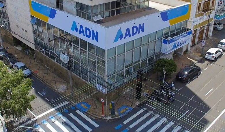 A sede da ADN Construtora está localizada na Av. São Carlos, 1885, no centro da cidade - 