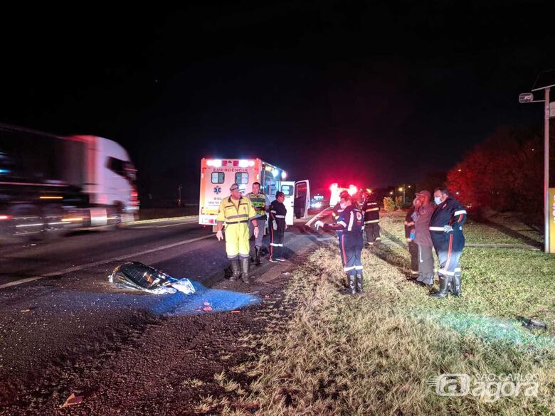 Homem morre atropelado ao empurrar carro quebrado na rodovia Washington Luís em São Carlos - Crédito: Maycon Maximino