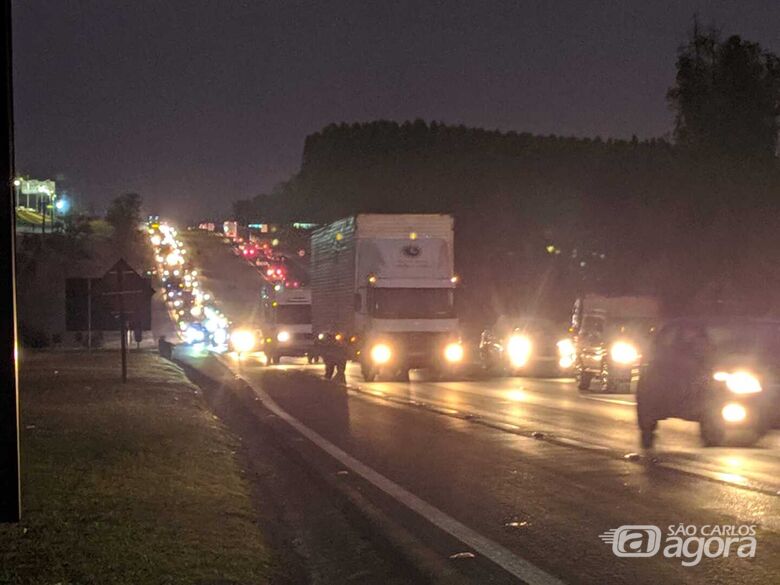 Caminhão quebra e causa congestionamento na Washington Luiz - 