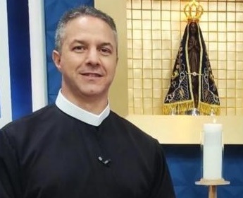 Presença confirmada do padre Camilo da TV Aparecida na festa da Babilônia - 