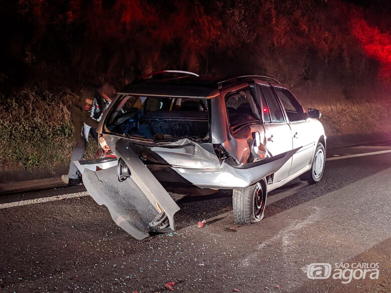 Colisão entre dois carros deixa uma pessoa ferida no trevo do Tangará - Crédito: Maycon Maximino