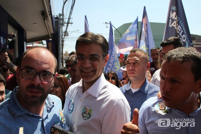 Rodrigo Garcia faz caminhada pelo Centro de São Carlos - Crédito: Maycon Maximino