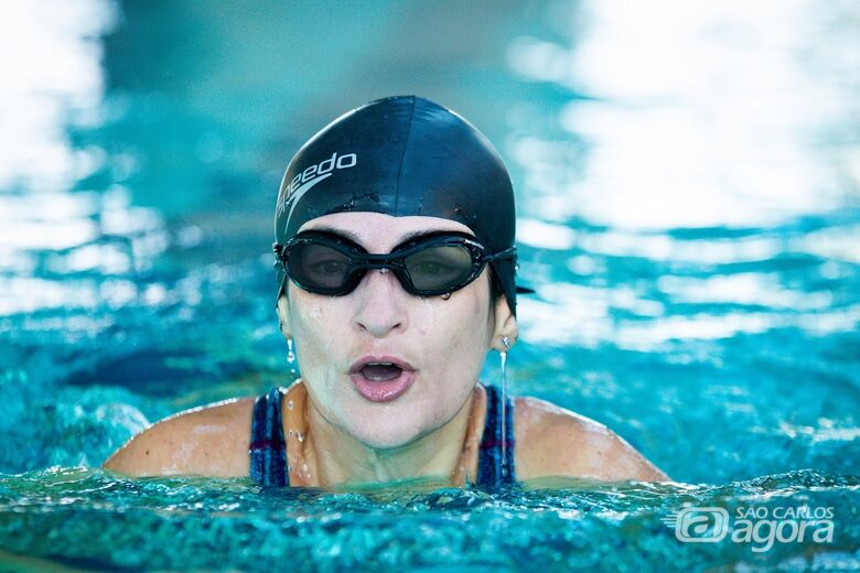 Aulas de natação gratuitas é uma das atividades da Semana Move em São Carlos - Crédito: João Moura