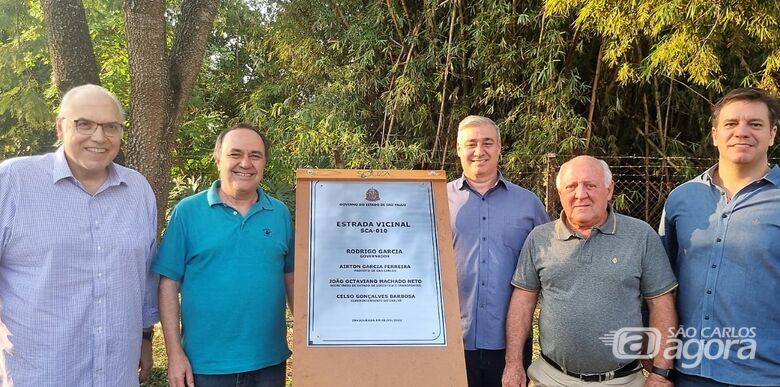 Ato solene da entrega das obras: DER investiu R$ 8 milhões na recuperação asfáltica de 11,4 quilômetros de estrada - Crédito: Divulgação