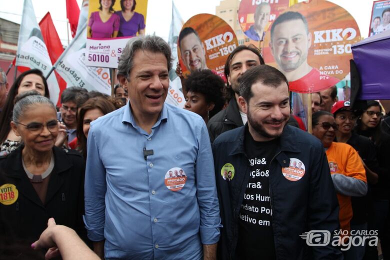 Haddad durante a campanha política às eleições em São Carlos: petista lidera pesquisas ao governo - Crédito: Maycon Maximino