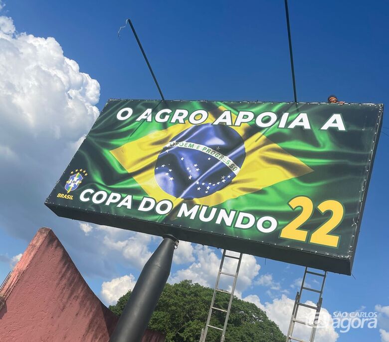 Justiça Eleitoral manda remover outdoor instalado na avenida Getúlio Vargas - Crédito: Colaborador SCA