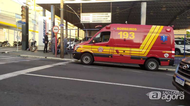 Acidente entre carro e moto é registrado no Centro - Crédito: Maycon Maximino