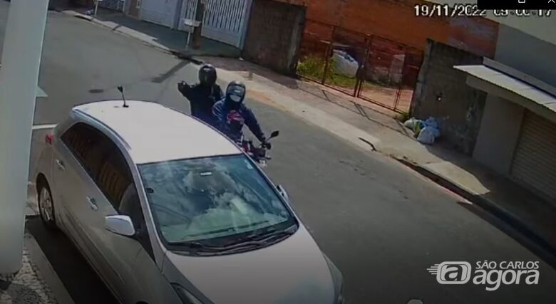 Vídeo: câmeras de segurança flagram assalto que terminou com mulher baleada no Bela Vista - Crédito: reprodução