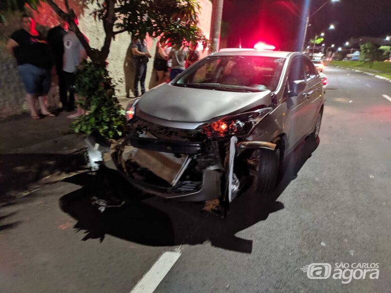 Colisão entre dois carros deixa homem ferido no Jardim Lutfalla - Crédito: Maycon Maximino