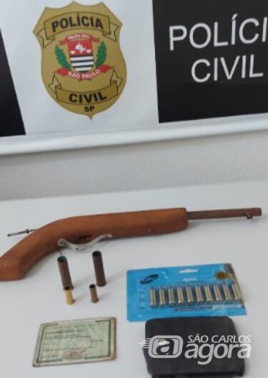 Durante operação policial, homem é detido com arma de fogo em Ribeirão Bonito - Crédito: Divulgação