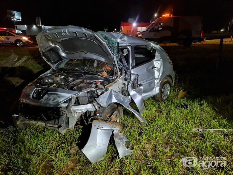 Homem e criança ficam gravemente feridos após acidente na Washington Luís em São Carlos - Crédito: Maycon Maximino
