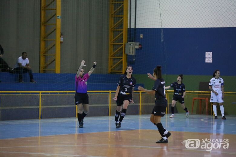 Jogadora da Asf/Unicep comemora gol: São Carlos na final da Liga Paulista - Crédito: Zé_Photografic