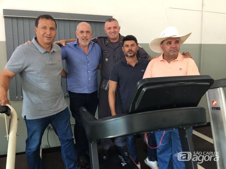 PM recebe esteira para treinamento dos policiais - 