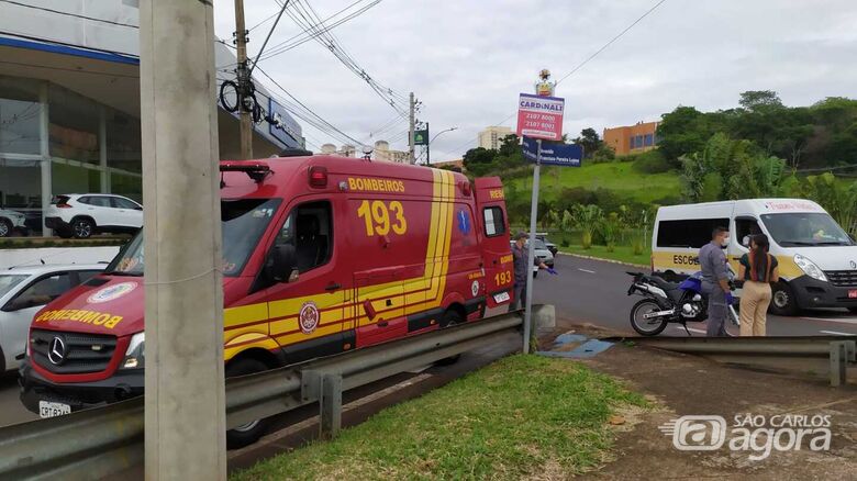 Vítima foi socorrida pela UR dos Bombeiros à Santa Casa - Crédito: Maycon Maximino
