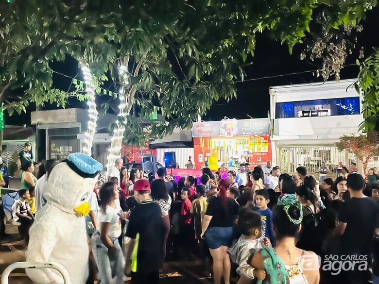 Parque linear do Cidade Aracy recebe iluminação de natal - Crédito: divulgação