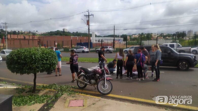 Motociclista fica ferida após se envolver em acidente na Tancredo Neves - Crédito: Maycon Maximino