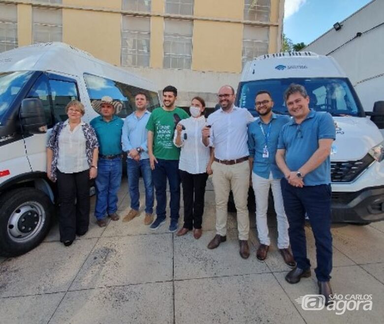 Governo do Estado entrega vans acessíveis para Prefeitura de São Carlos - Crédito: Divulgação