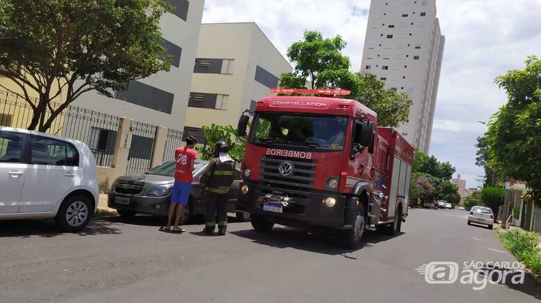 Panela esquecida no fogo causa princípio de incêndio em apartamento -
