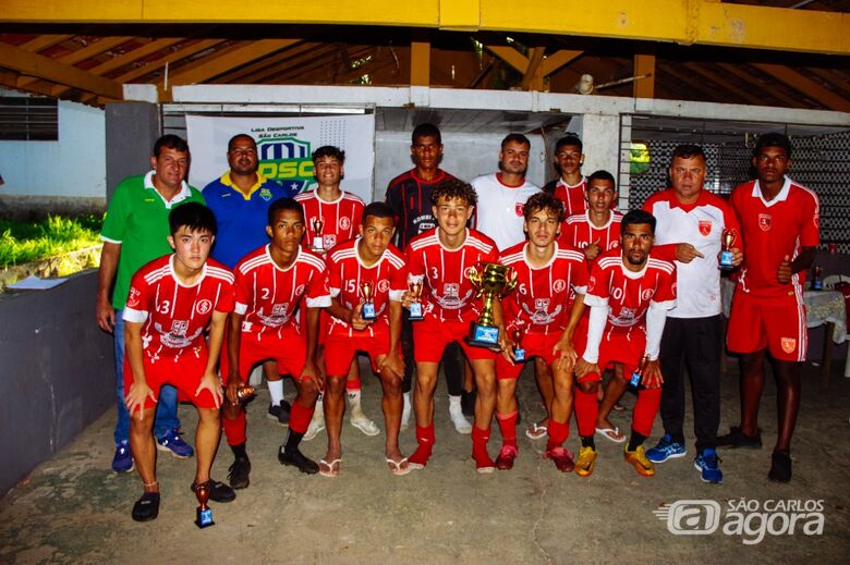 Momento da premiação da competição que reuniu 12 equipes em São Carlos - Crédito: Lourival Izaque