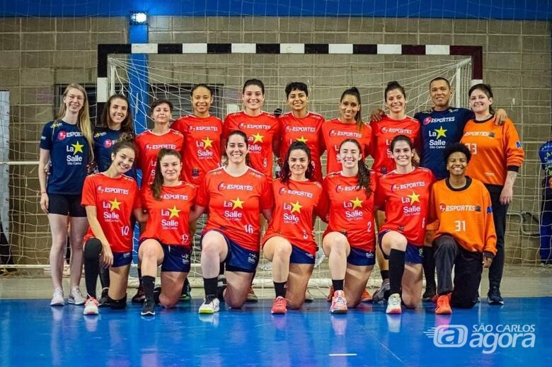 Após fazer a primeira temporada na categoria adulta, handebol feminino teve em 2022, um ano de recomeço - Crédito: Divulgação