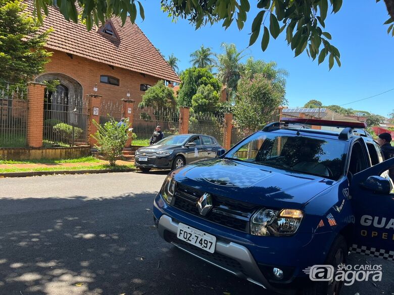 Guarda e fiscalização interditam festa em república no Santa Mônica - Crédito: Prefeitura Municipal