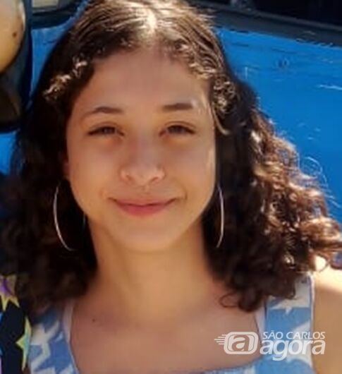 Mãe pede ajuda para encontrar filha de 13 anos que desapareceu no Planalto Verde -