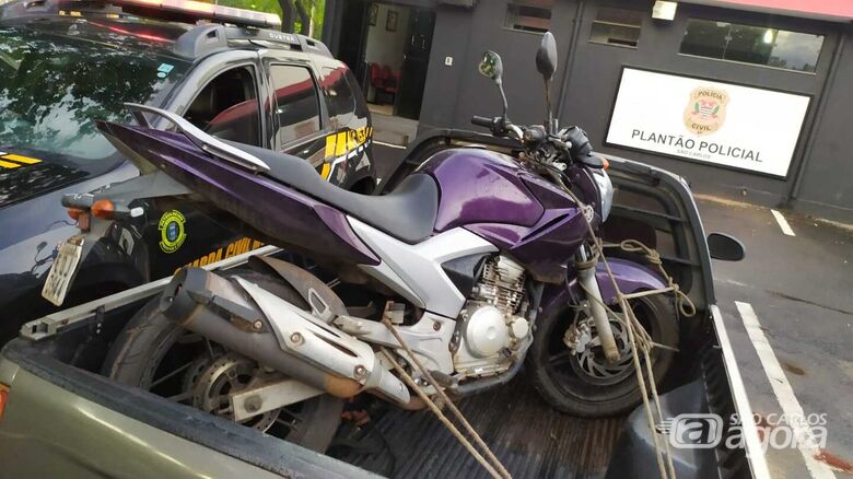 Moto roubada na SP-215 é localizada em Porto Ferreira - Crédito: Maycon Maximino