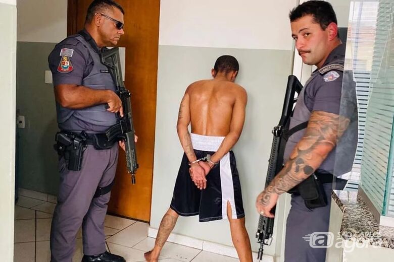 Acusado foi detido por PMs em Limeira - Crédito: Reprodução/Rápido no Ar
