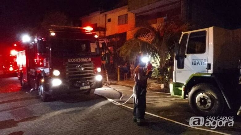 Residência é destruída por incêndio em Ibaté - Crédito: Rota das Notícias
