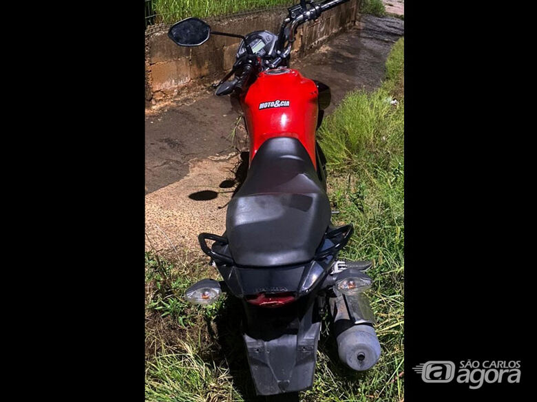 Após assalto em posto de combustíveis, PM recupera moto roubada em São Carlos -