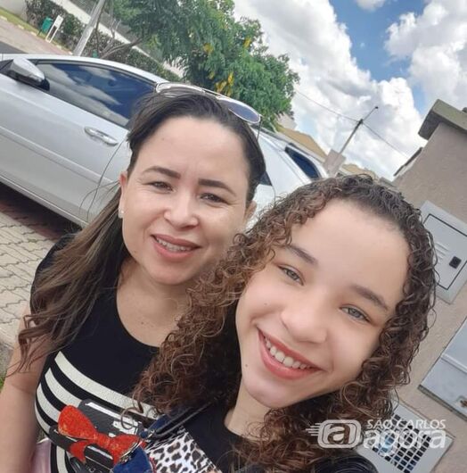 Elisângela e a filha Flavinha: Copa AVS/Smec deverá levar o nome da ex-jogadora de vôlei do Garra 1000 - Crédito: Divulgação