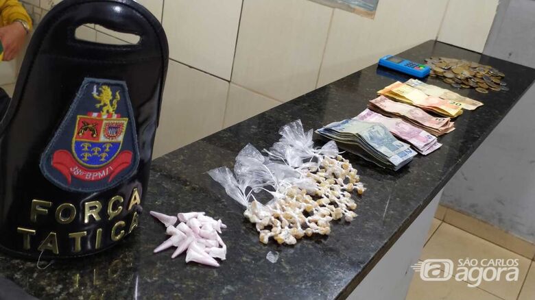 A droga apreendida pelos PMs da Força Tática - Crédito: Maycon Maximino