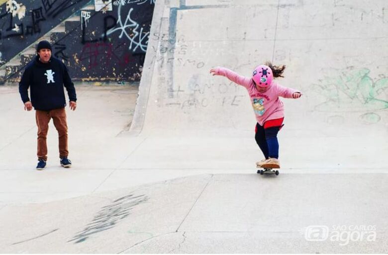 Valentina durante os treinos: pequena são-carlense irá defender título no skate - Crédito: Divulgação