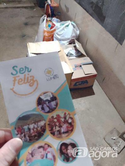 Momento em que foram entregues os donativos - Crédito: Divulgação